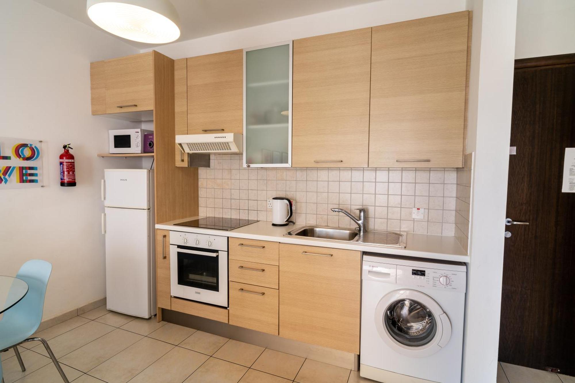 라르나카 Blue Dawn Center Flat 아파트 외부 사진
